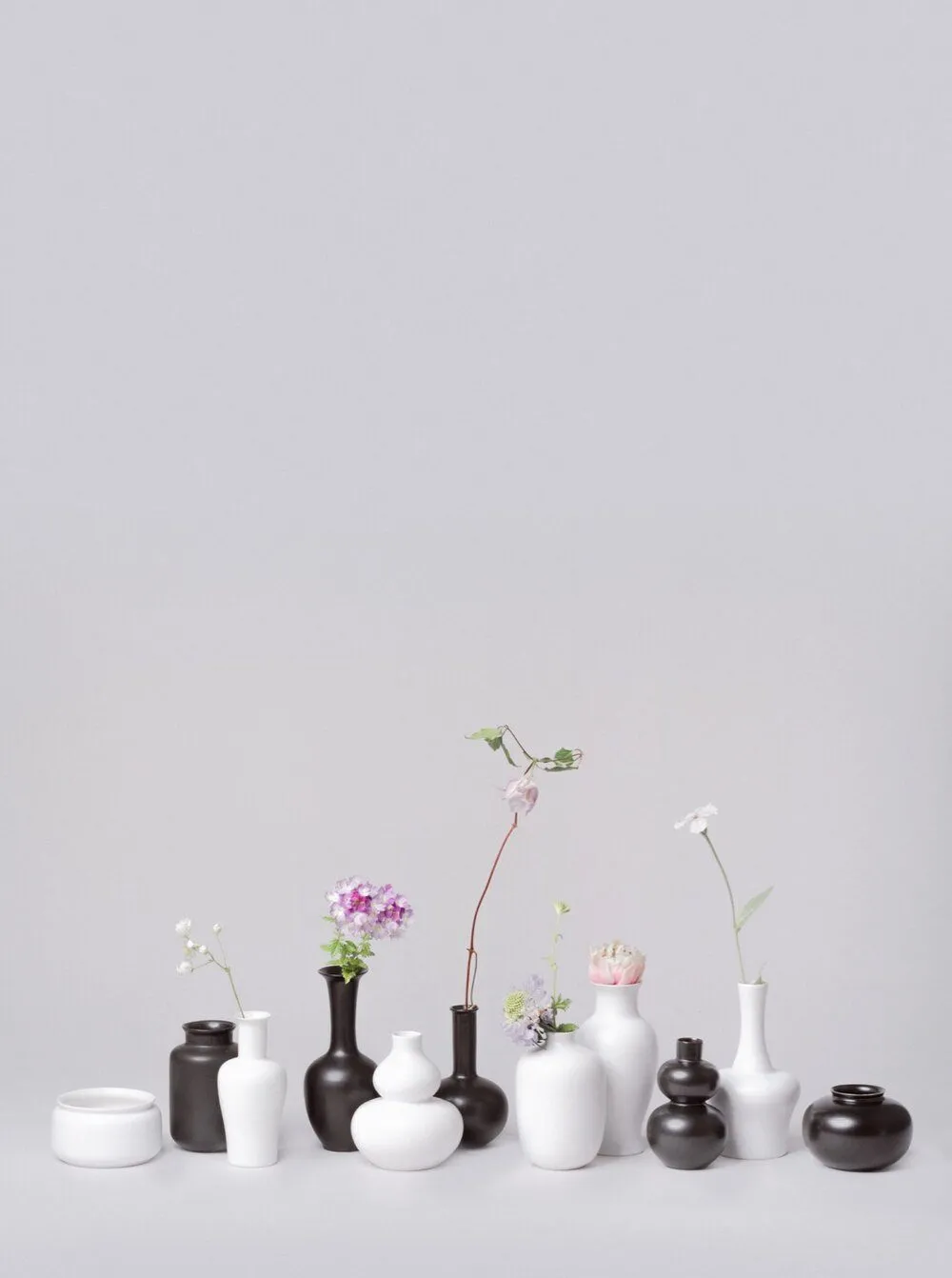 10 PIECE BLACK AND WHITE MINI VASE ASSORTMENT