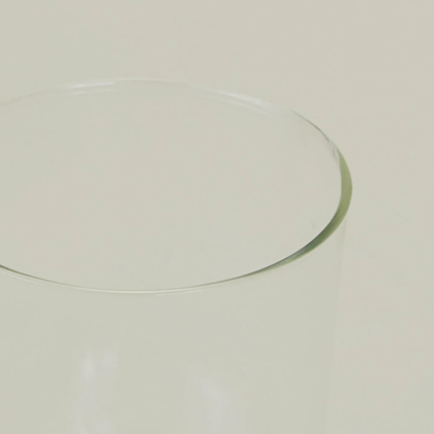 Large Essential Glassware Set of 4 (Clear)