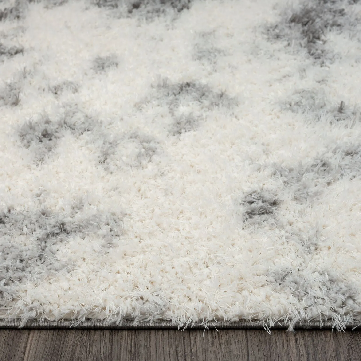 Plushy 389 Ash Rug - Neutral Tones, Cosy Style