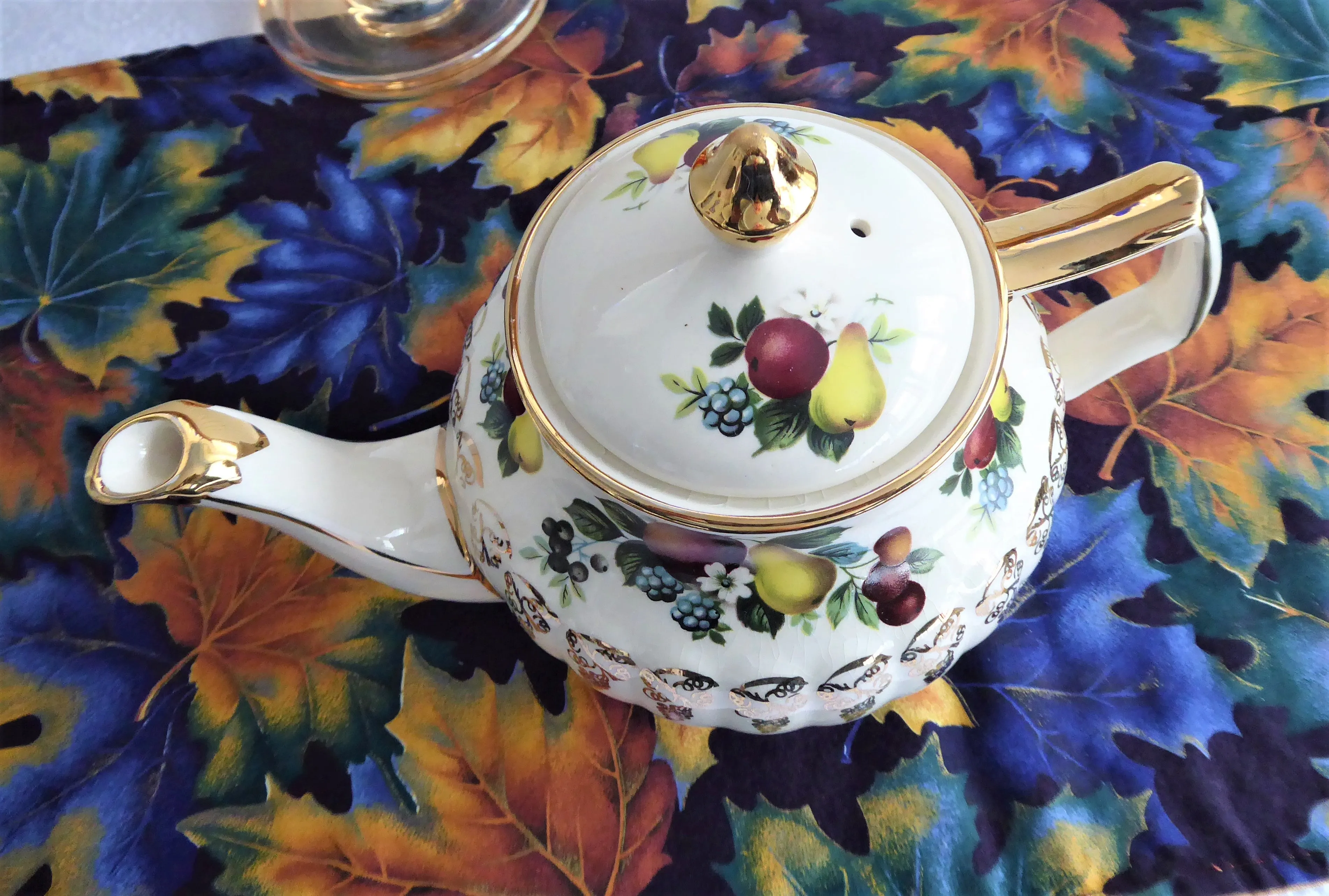 Sadler Fruit Teapot Gold Grape Overlay 1950s Large Original Sticker Vintage Tea Pot 4-6 Cups