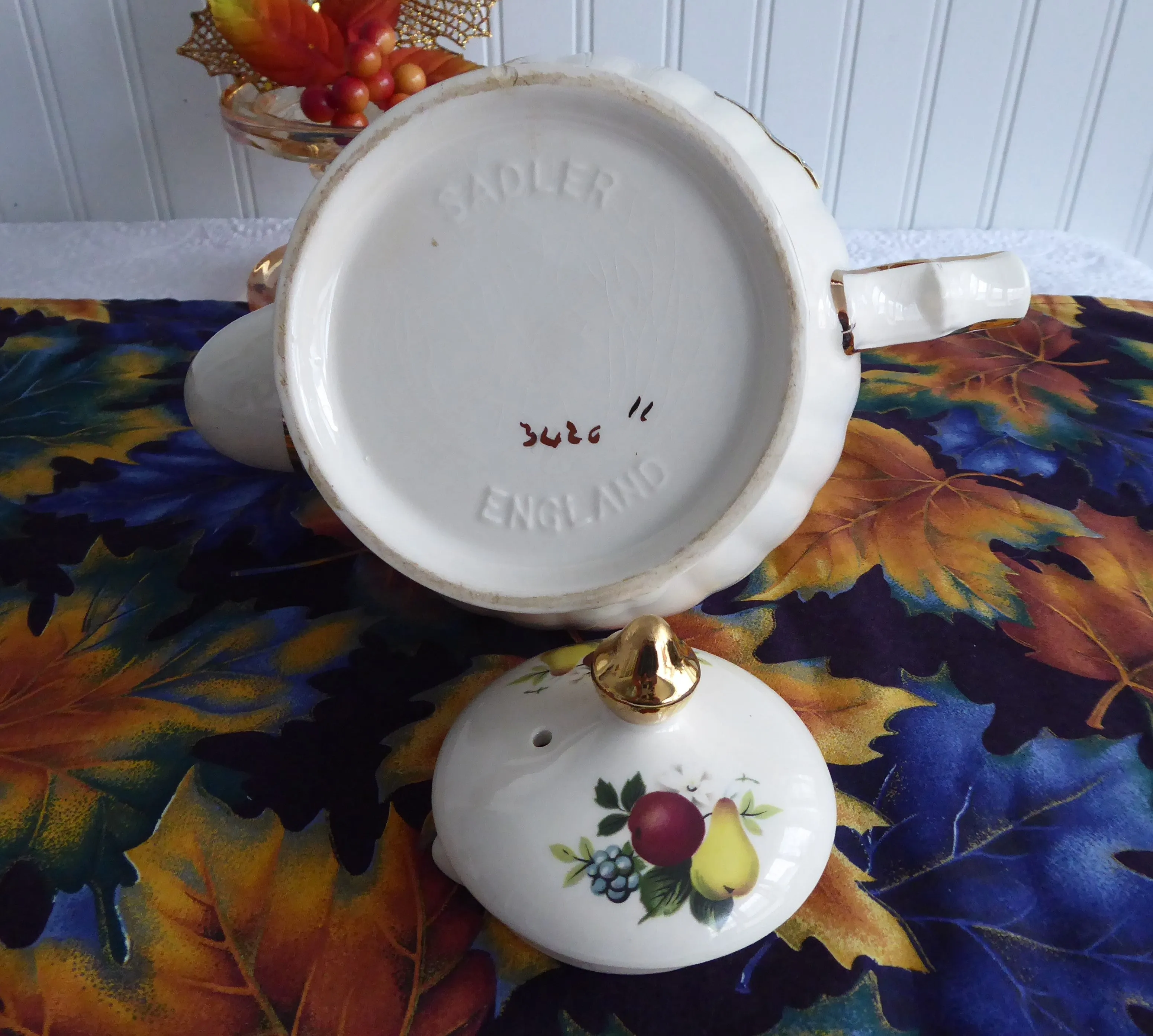 Sadler Fruit Teapot Gold Grape Overlay 1950s Large Original Sticker Vintage Tea Pot 4-6 Cups