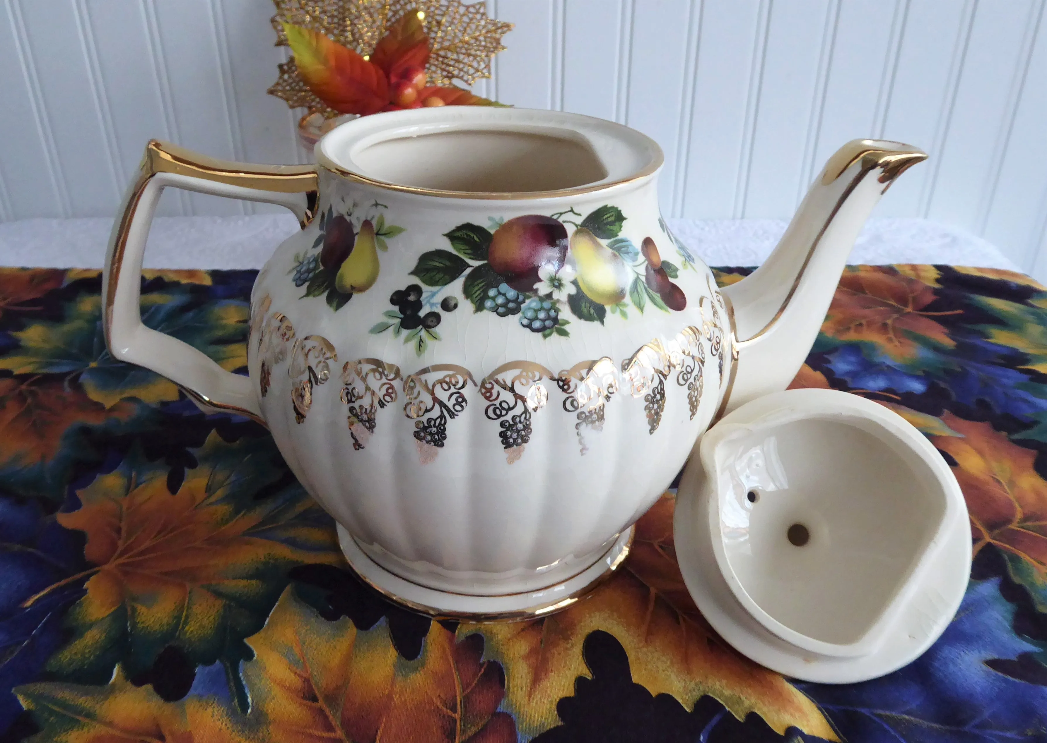 Sadler Fruit Teapot Gold Grape Overlay 1950s Large Original Sticker Vintage Tea Pot 4-6 Cups
